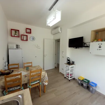 Il Tramonto Apartment *